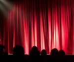 people-at-theater-713149 widescreen Photo by Monica Silvestre from Pexels